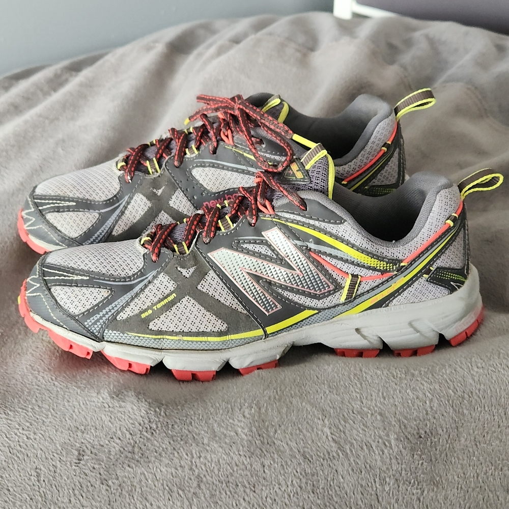 New Balance 610 V3 Running Trail Athletic Sneakers WT610BB3 Gray Red